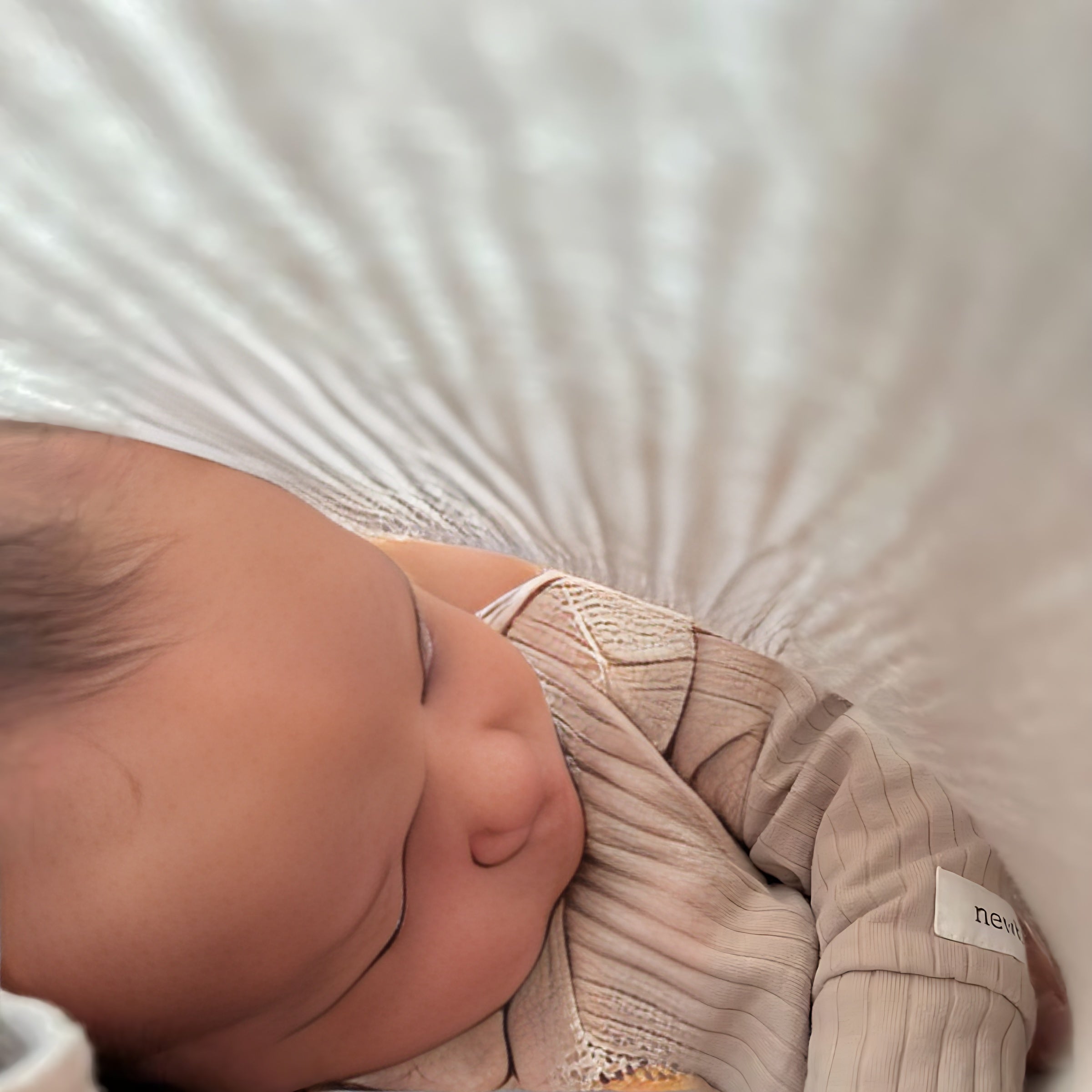 Cotton Nursing Cover with Rigid Neckline, Breathable Breastfeeding Apron Shawl